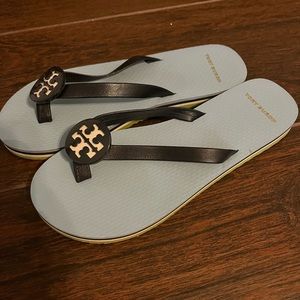 Toey burch flip flops size 6